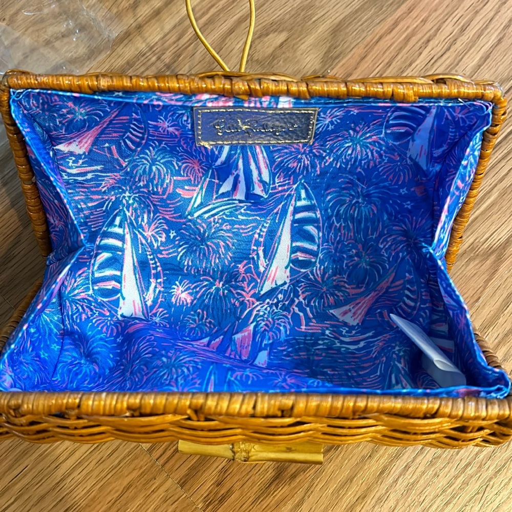 NWT Lilly Pulitzer straw clutch/sunglasses case
